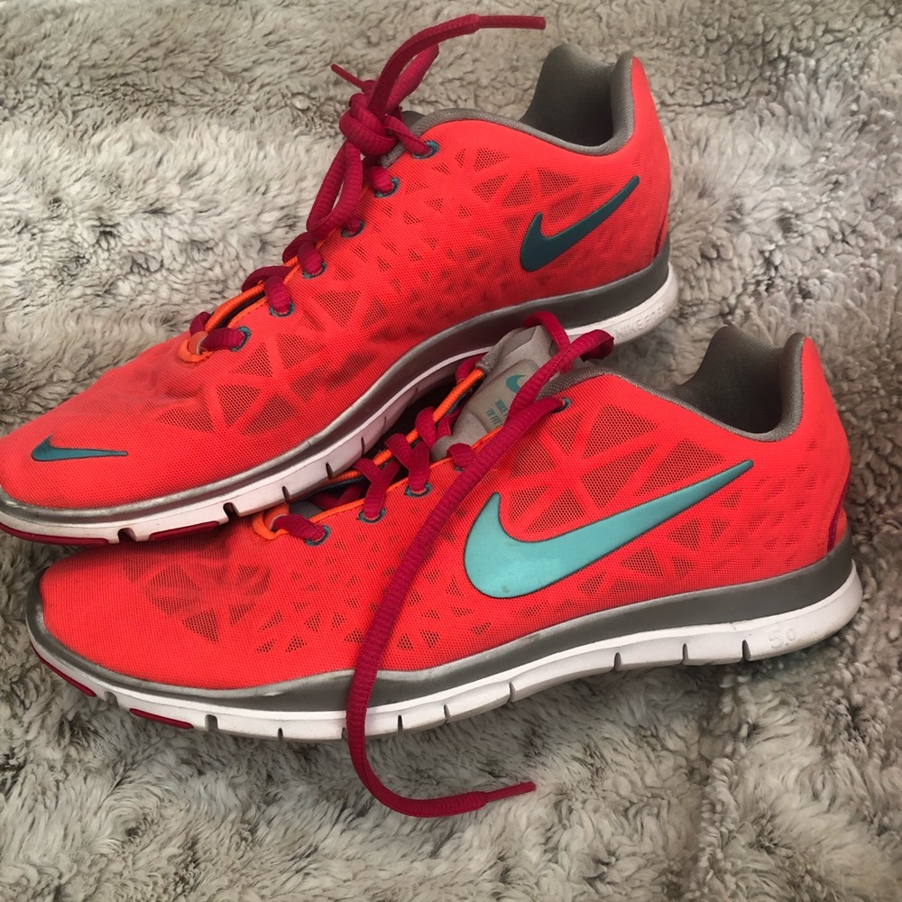 Women’s size 9 Nike Free 5.0 Tennis Shoe